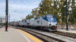 Coast Starlight Enters The Station